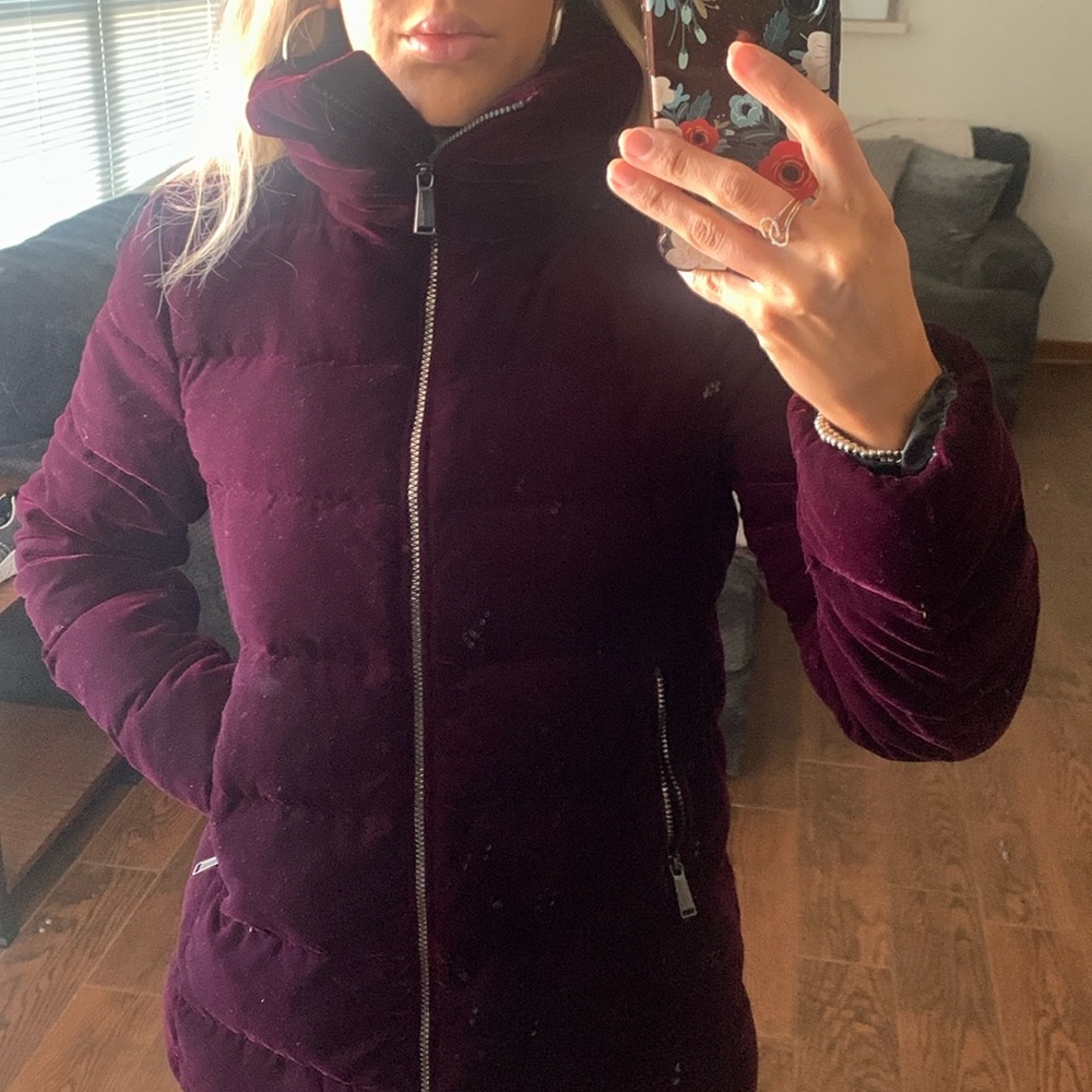 BCBG BURGUNDY VELVET puffer coat / jacket